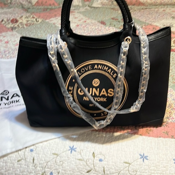 GUNAS Black Leather Tote with Structured design súper chic u will loved ! - Picture 2 of 13